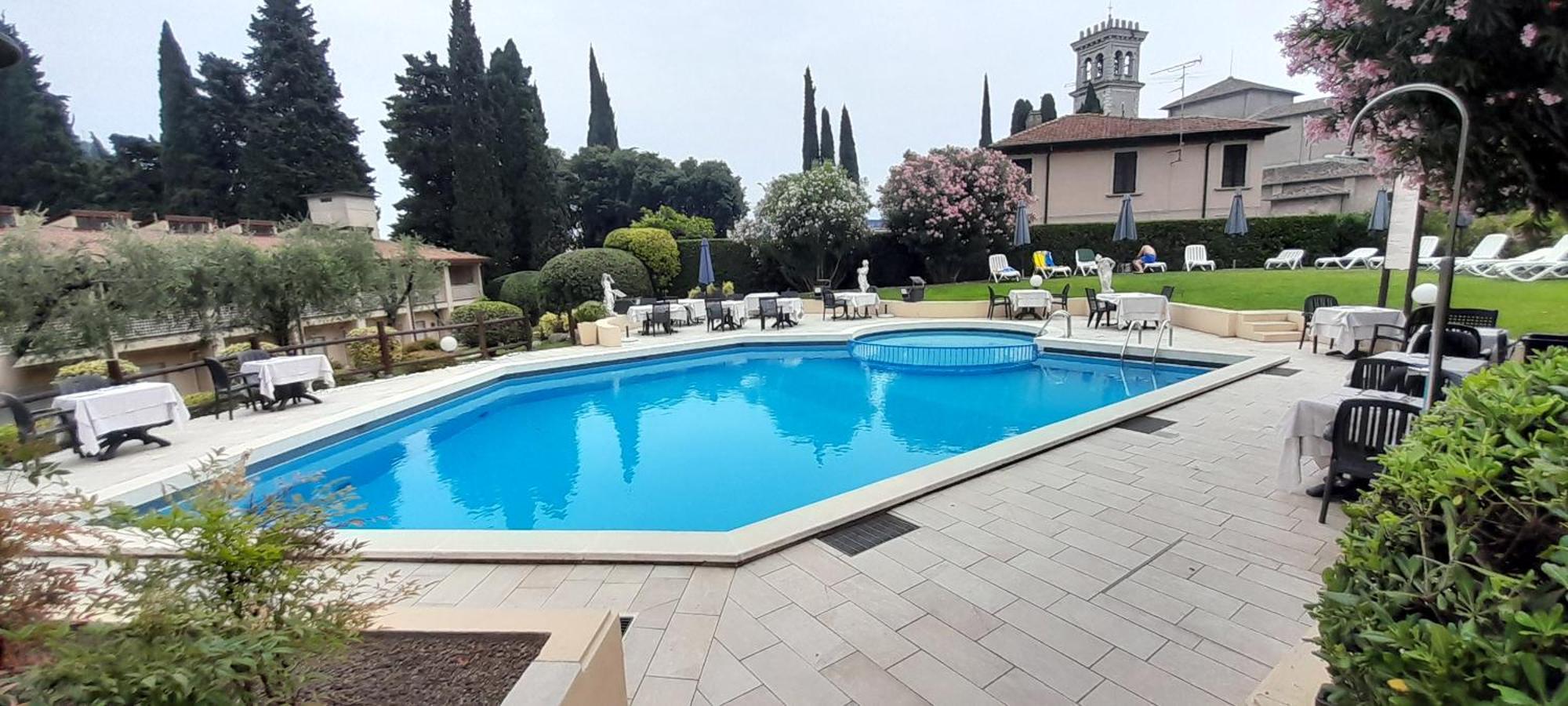 Hotel Adria & Resort Toscolano Maderno Exterior photo