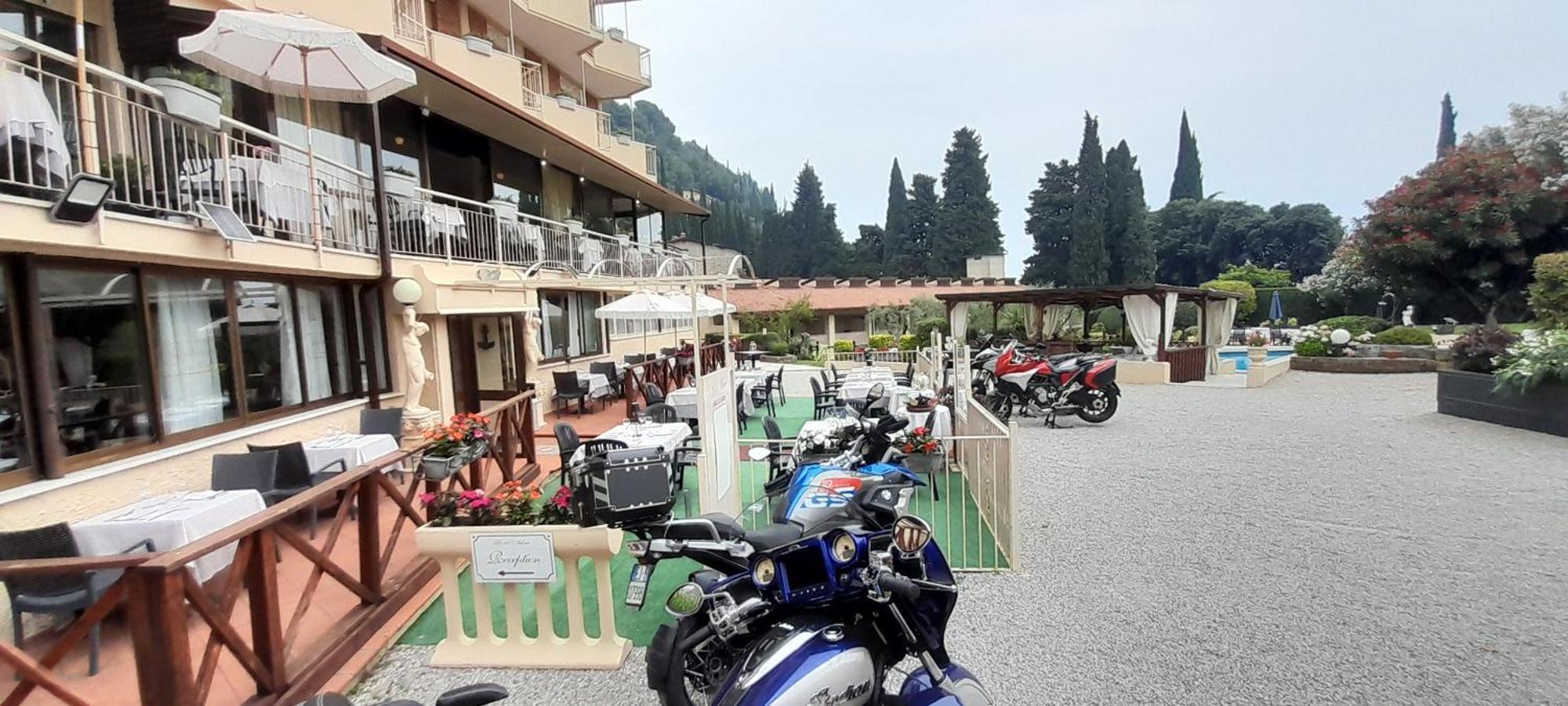 Hotel Adria & Resort Toscolano Maderno Exterior photo