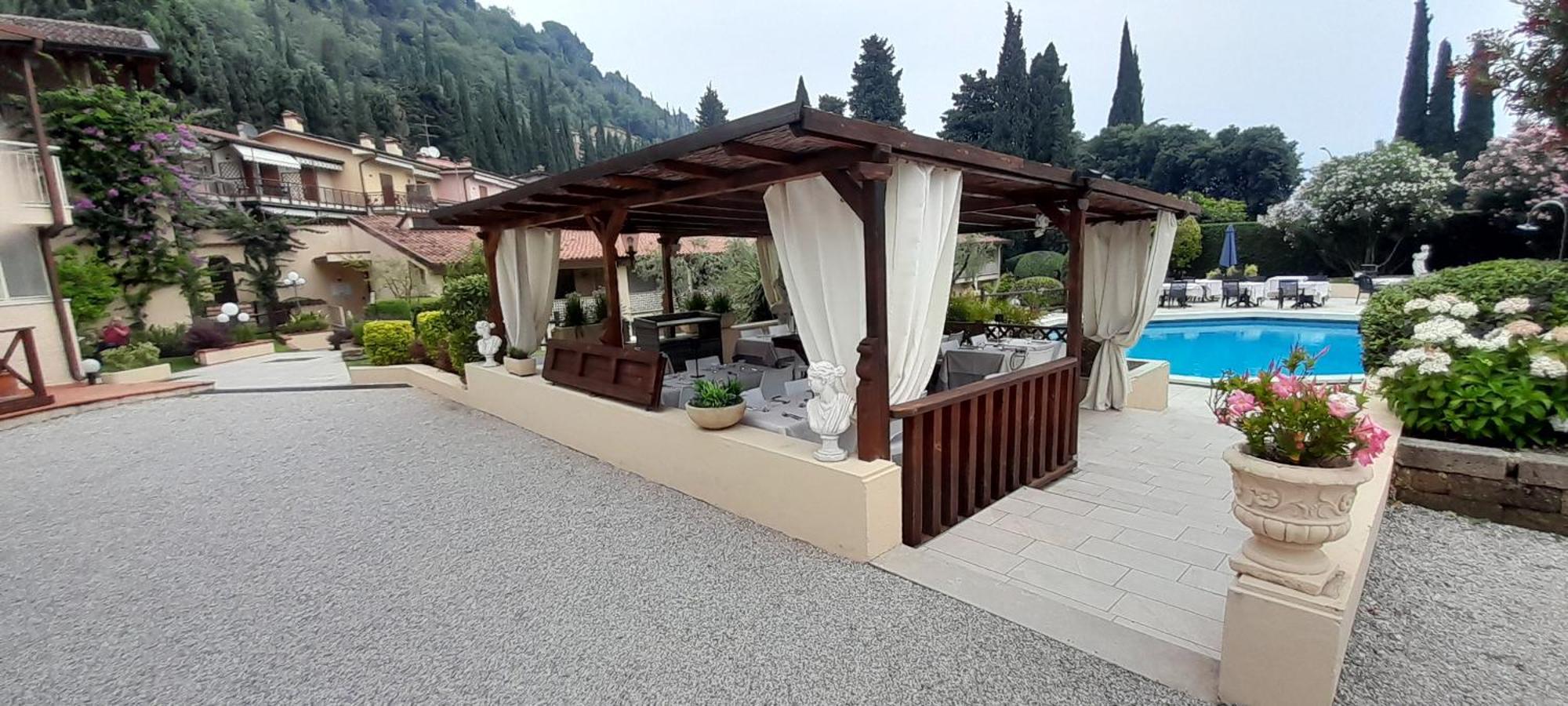 Hotel Adria & Resort Toscolano Maderno Exterior photo