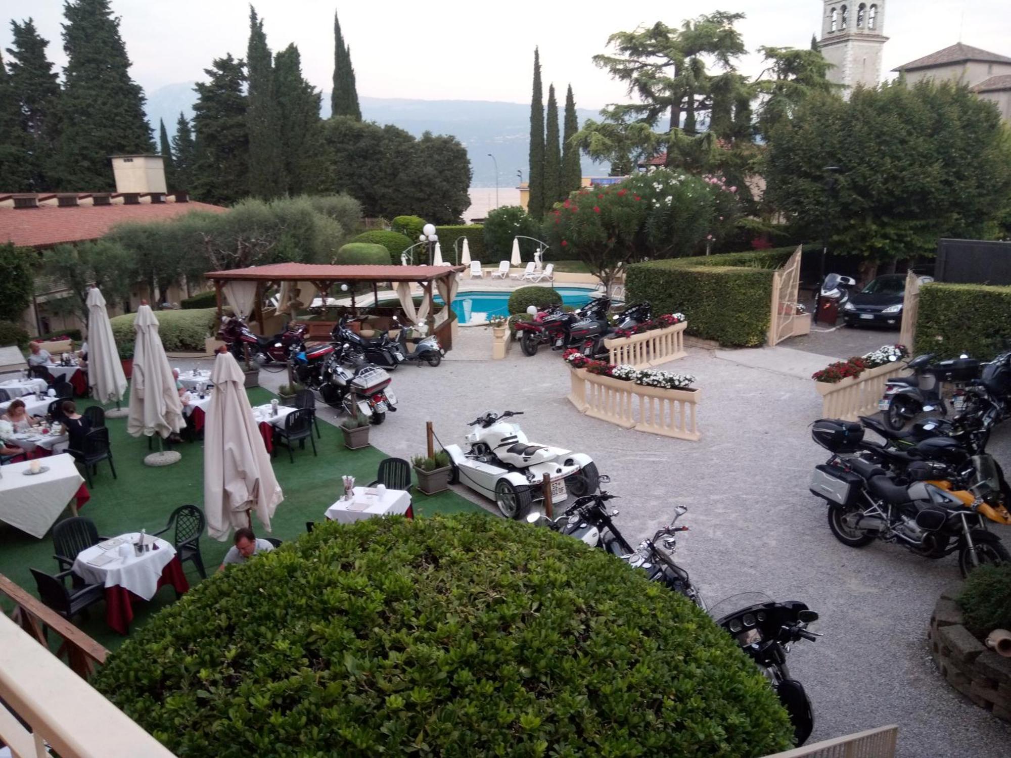 Hotel Adria & Resort Toscolano Maderno Exterior photo