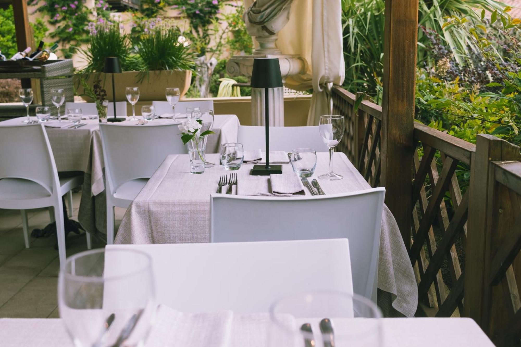 Hotel Adria & Resort Toscolano Maderno Exterior photo