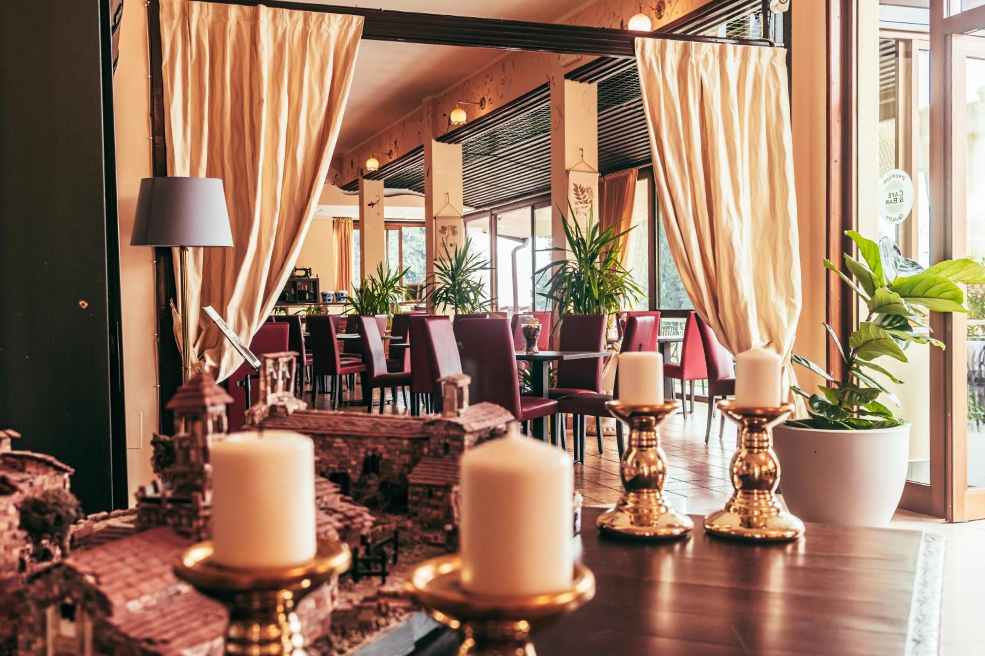 Hotel Adria & Resort Toscolano Maderno Exterior photo